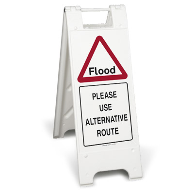 Flood please use alternative route (Minicade)